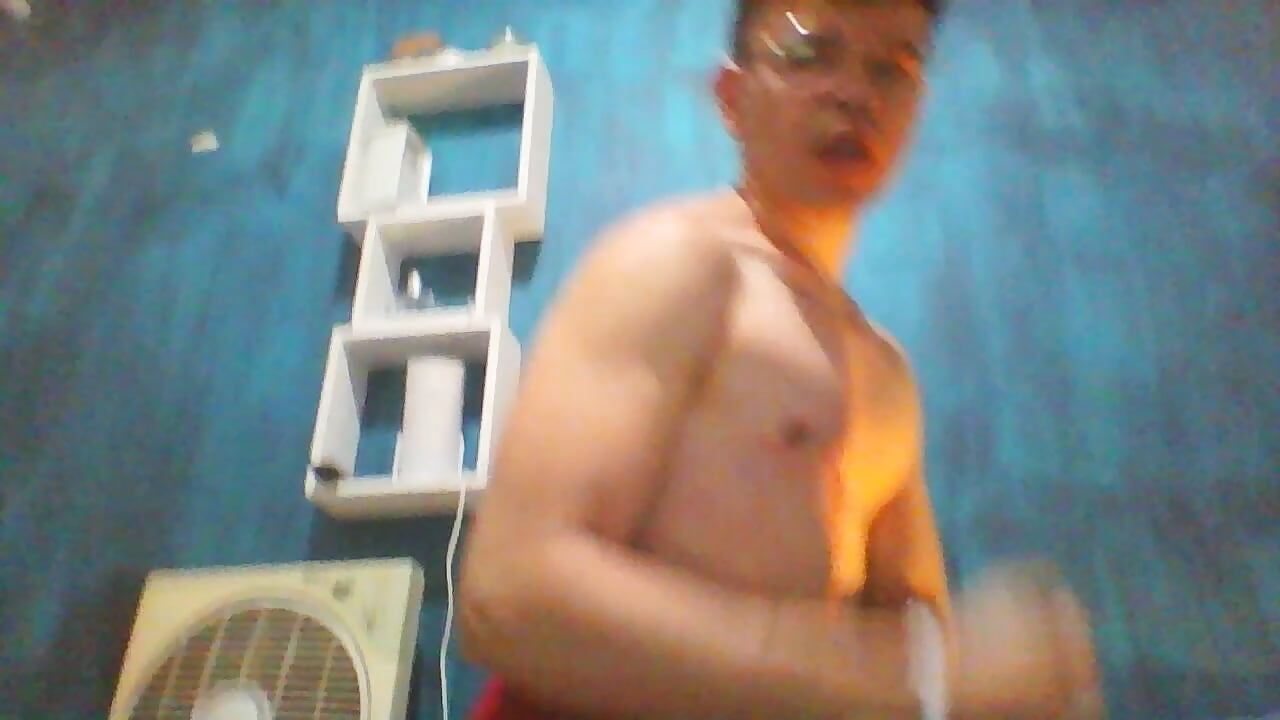 for u - Twinksillo adlı kamera modelinin videosu
