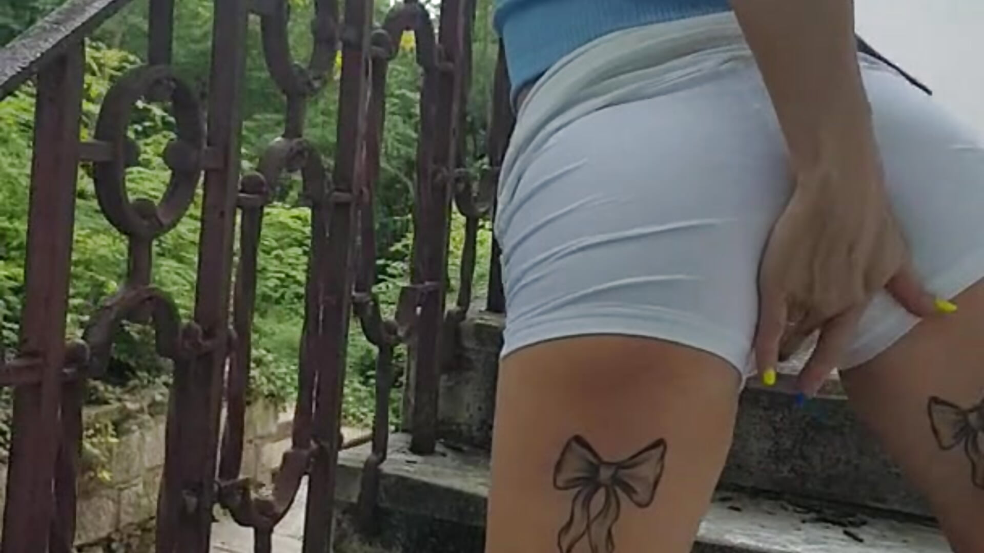 Outside Masturbating - video od modelky/modela Valxyou