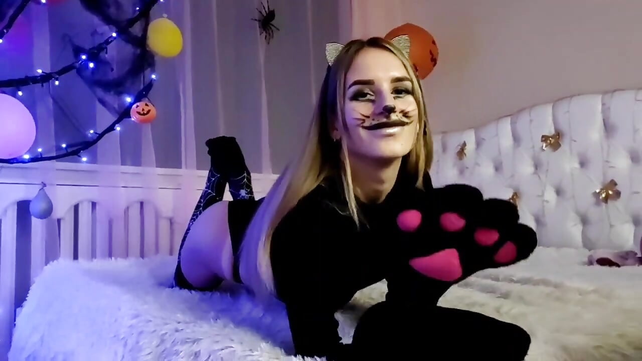 Halloween - video by DeboraHorny cam model
