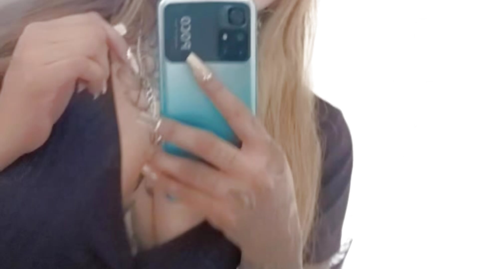 1000010198 - video di andyvaz modella di cam