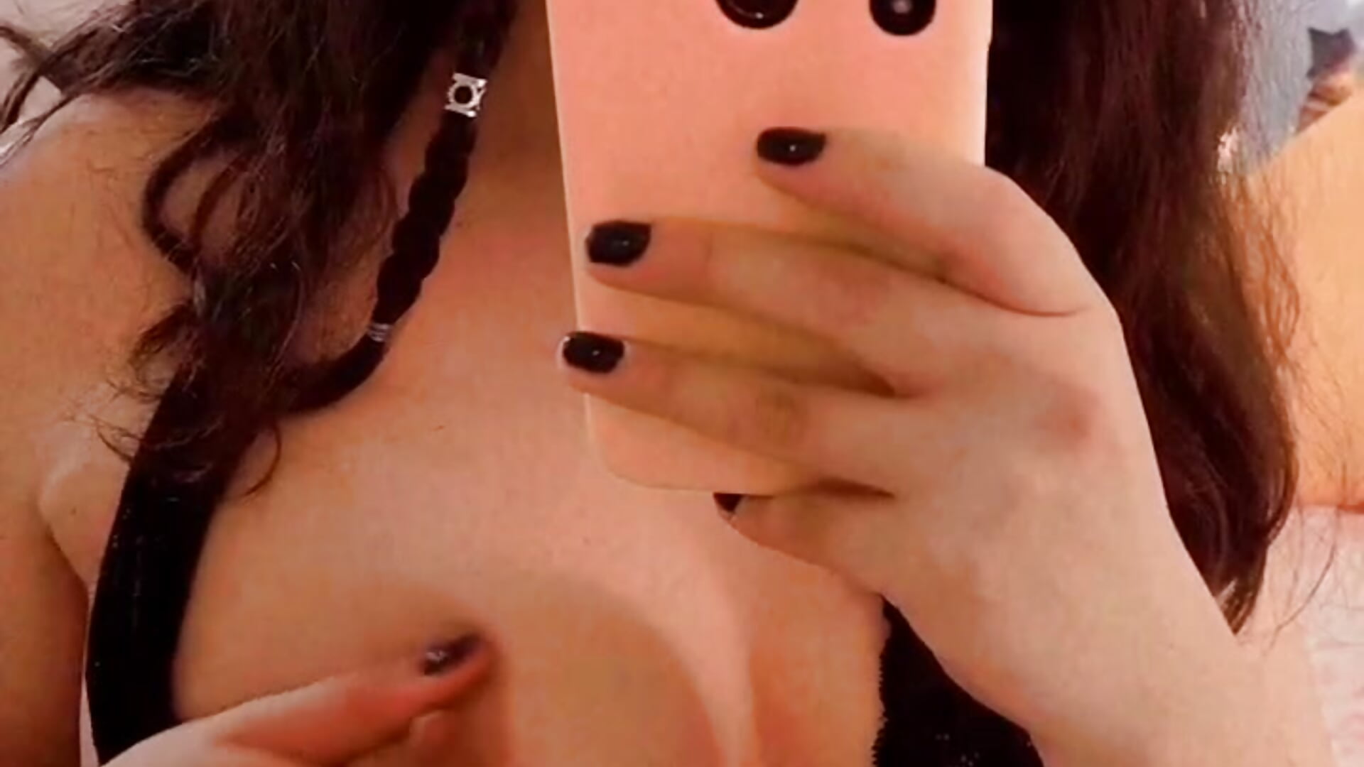 Teasing with boobs - video by sofiacole cam model