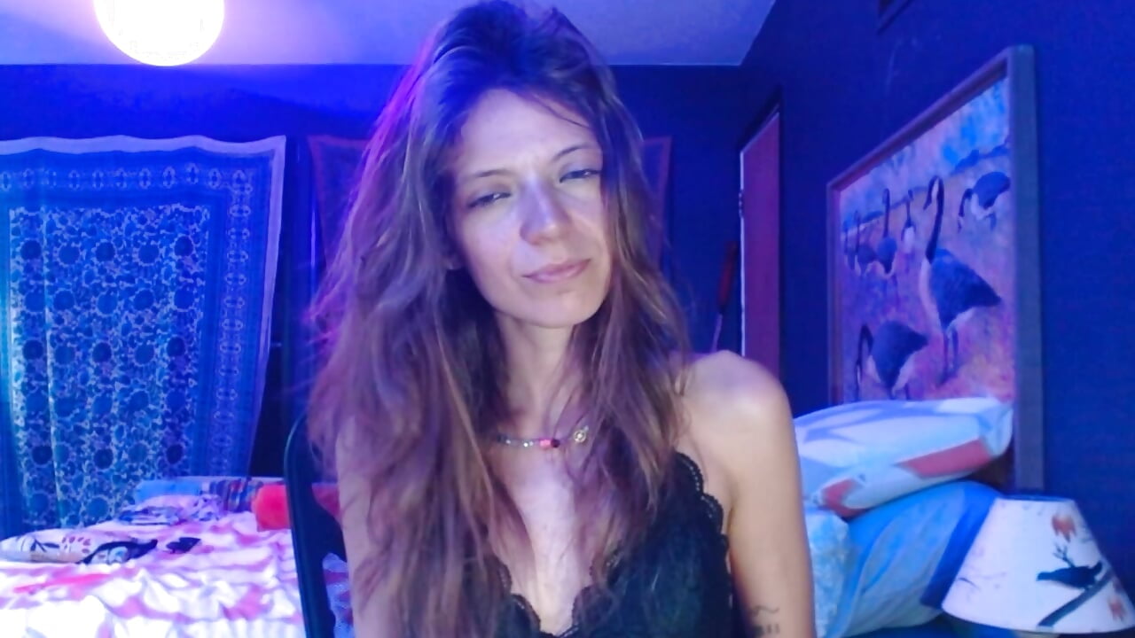 Little dance topless - video av Labebe-rica cam-modell