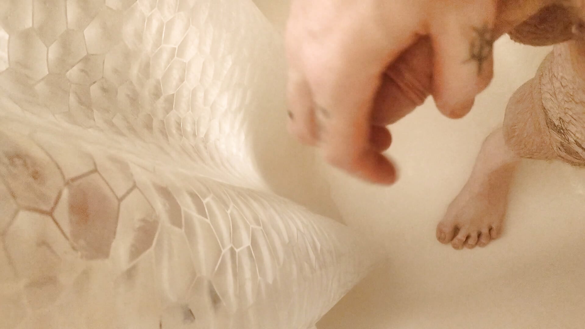 Shower strokes - video by FreakForRentUseMe cam model