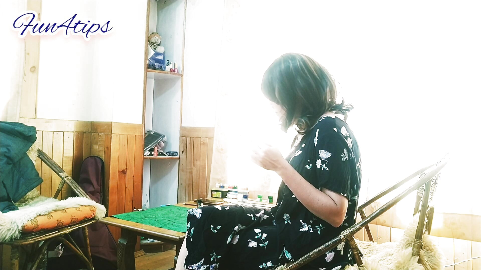 MILF Sucking BBC While Smoking Close Up - video av FUN4TIPS cam-modell