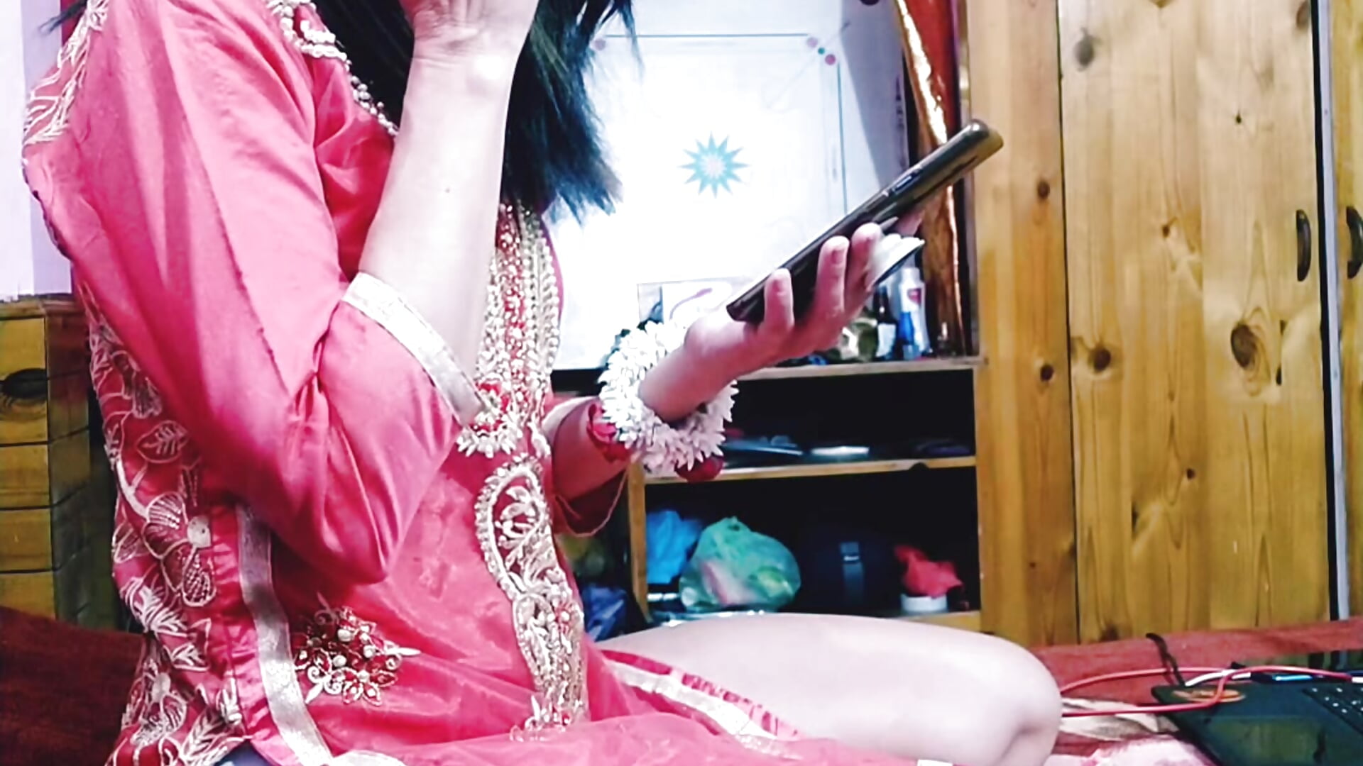 Smoking And Having Fun With BBC - video av FUN4TIPS cam-modell