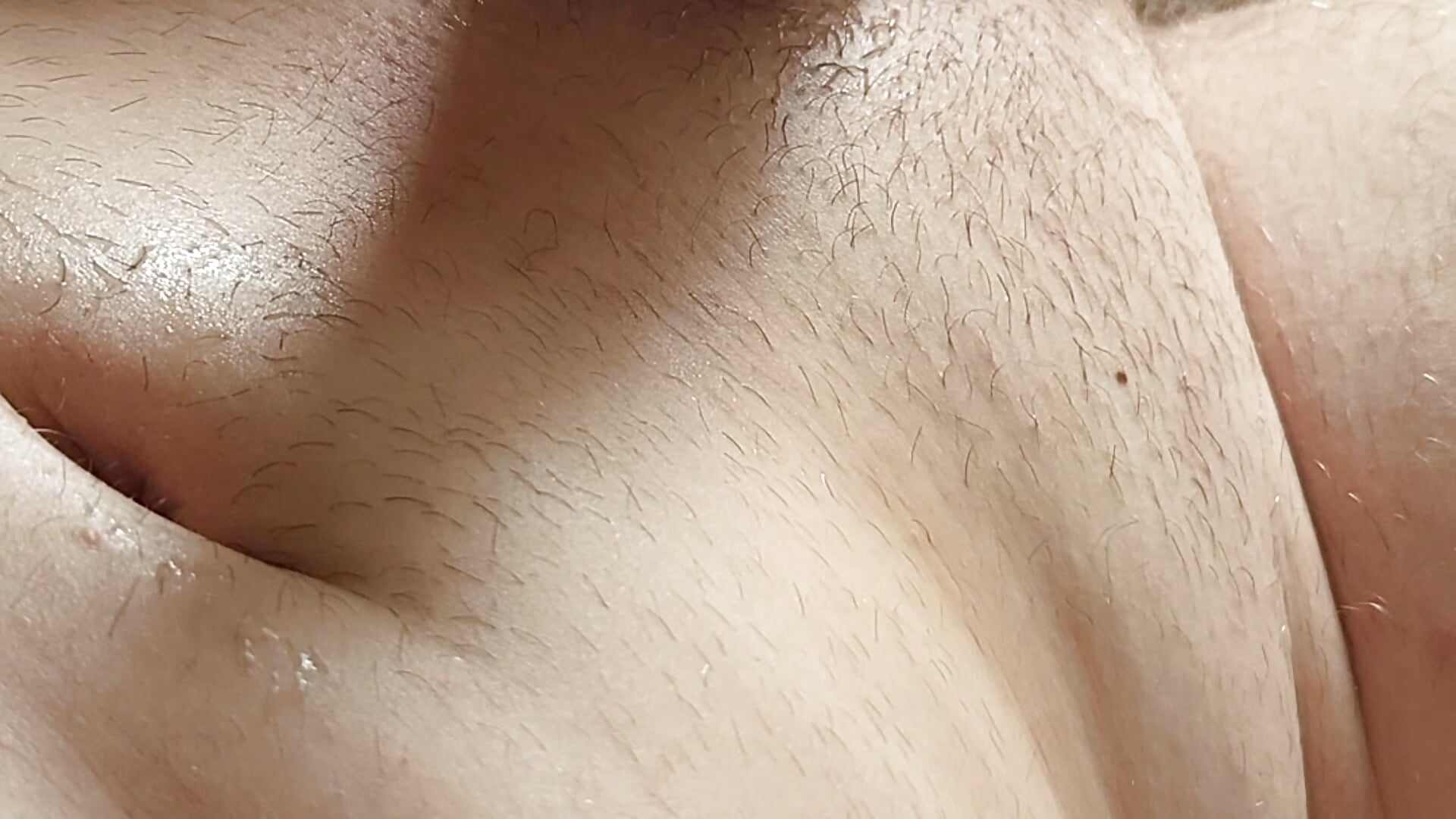 Auf den Bauch pissen - video by Sissy_Tim cam model