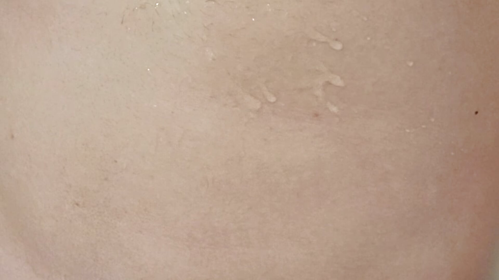 Spiele in der badewanne - video by Sissy_Tim cam model