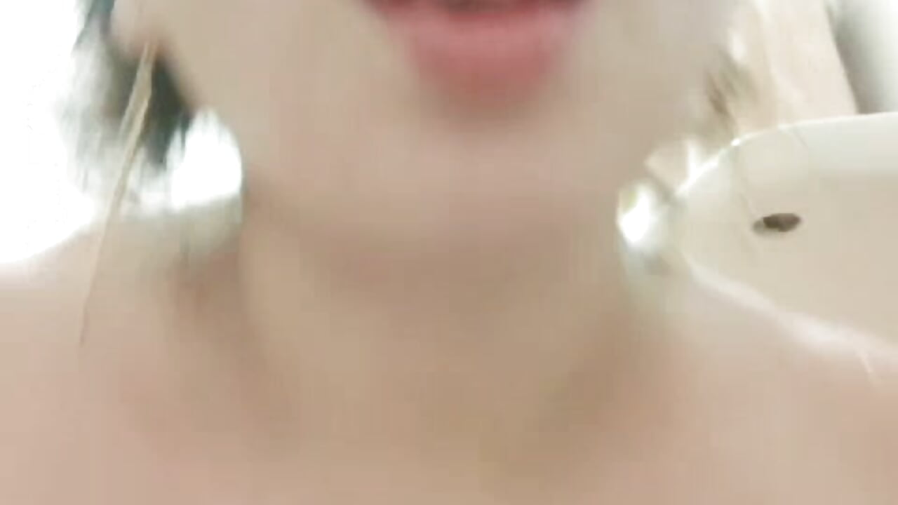VID-20230901-WA0110 en la ducha