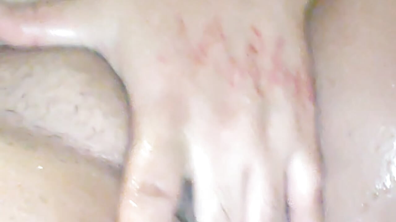Bañandome y me mansturbo un poco 💦💦
