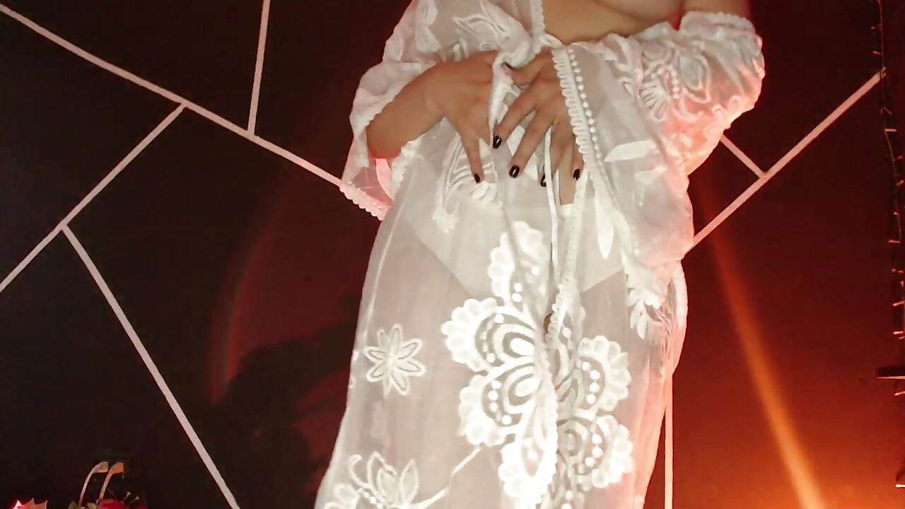 dancing - video by Ivvannaparis cam model