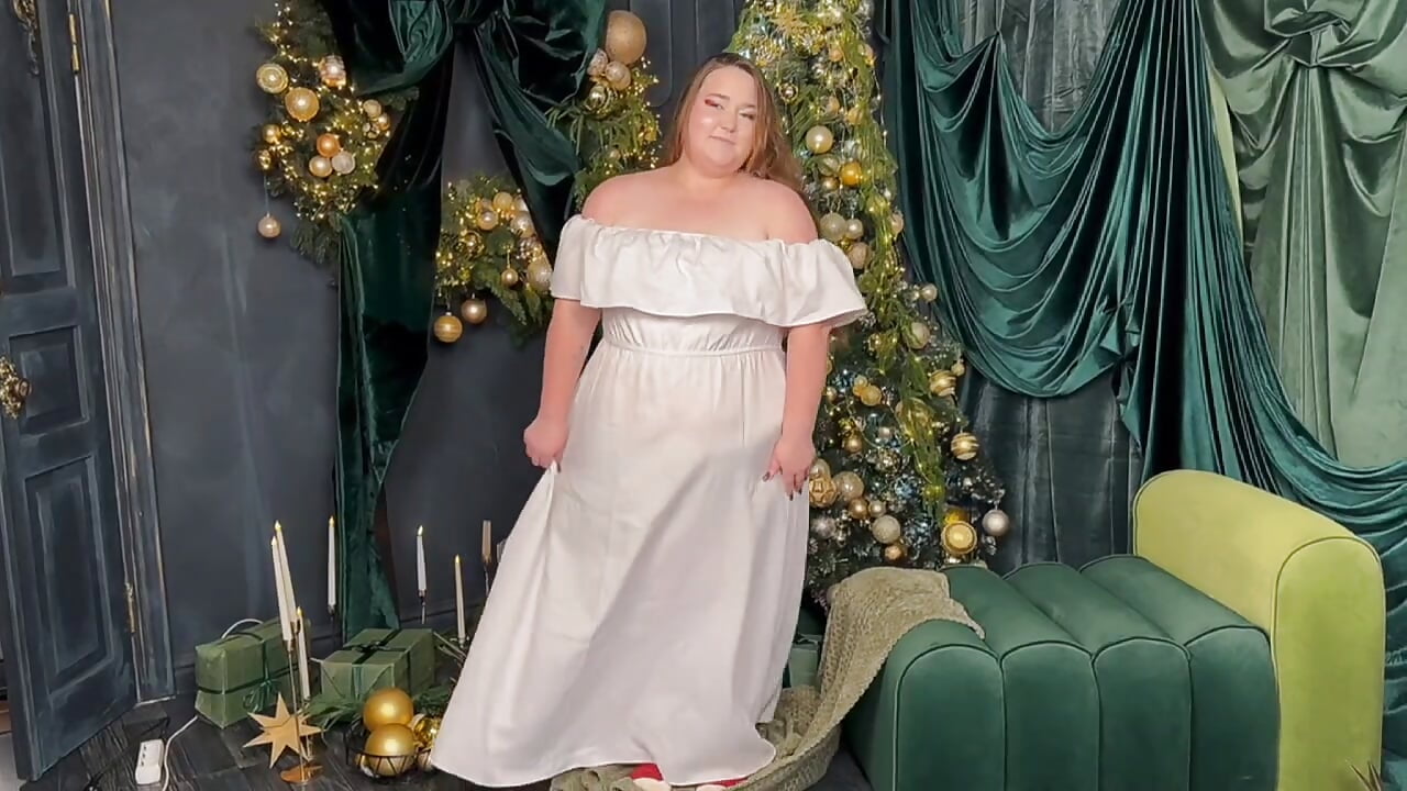 This cutie knows that at midnight all wishes will come true if you're by my side - video by XX_Daniella_XX cam model