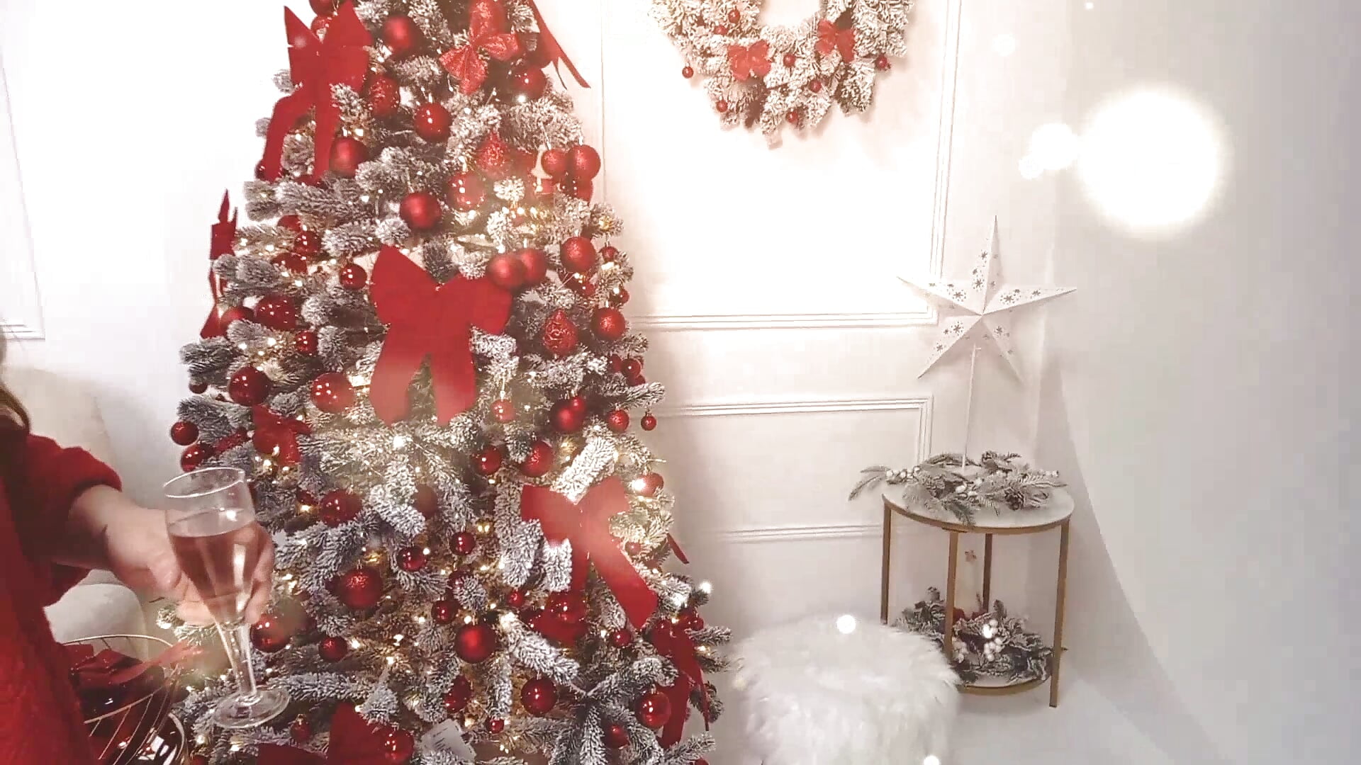 I'm waiting for Santa with gifts - video by XX_Daniella_XX cam model