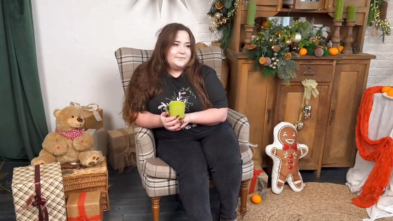 Waiting for a miracle and drinking cocoa - video by XX_Daniella_XX cam model