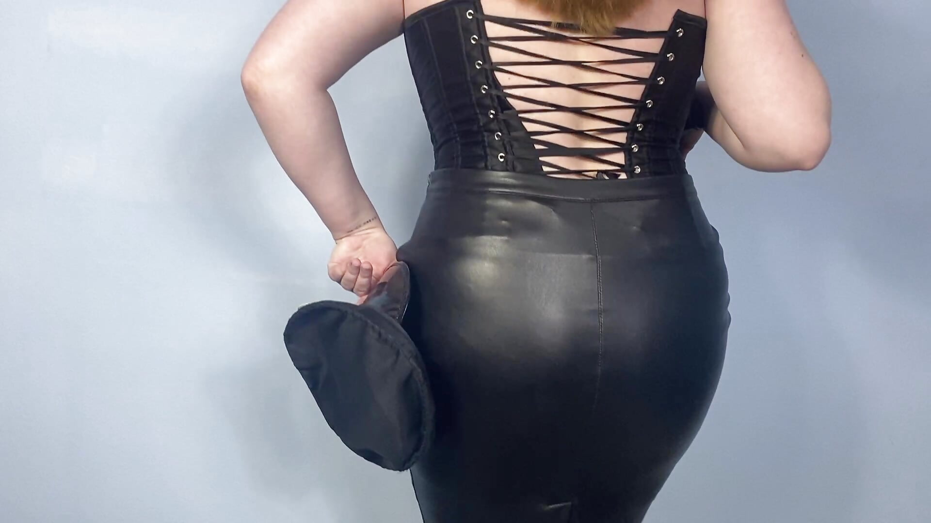 role playing passionate cop - video di JessikaDaniel modella di cam