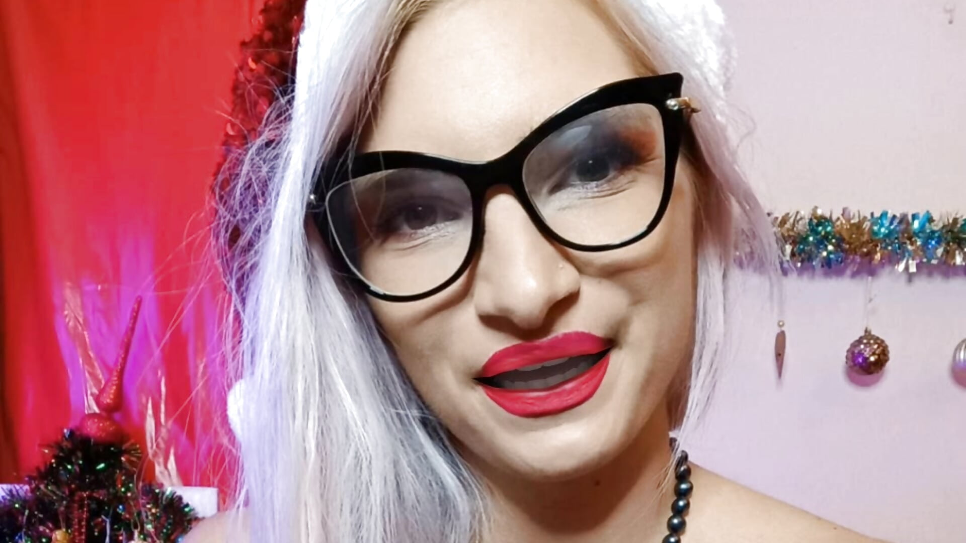 Christmas song - video oleh model kamera KittyMia