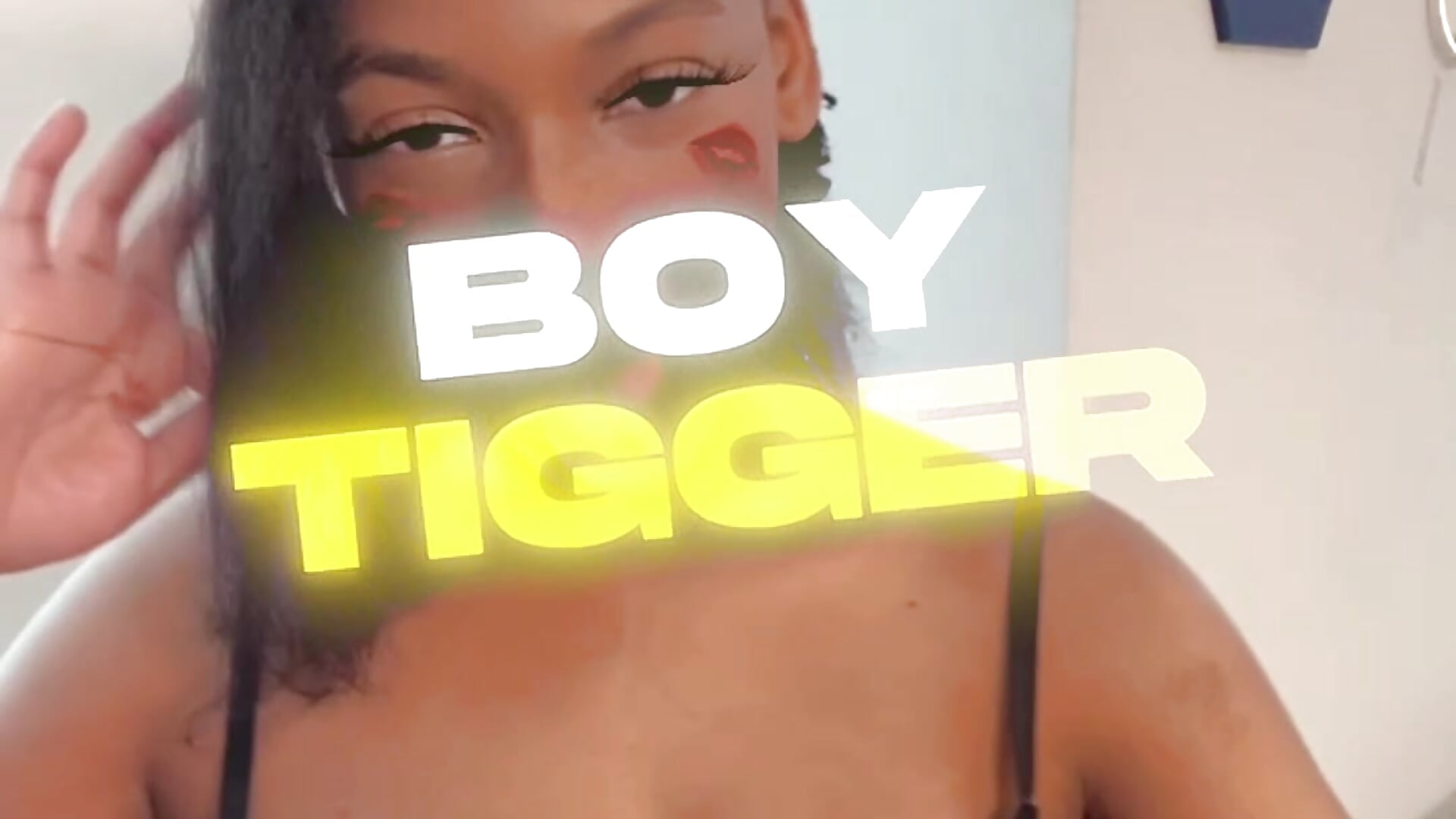 ladida - video oleh model kamera EatSweetMolly