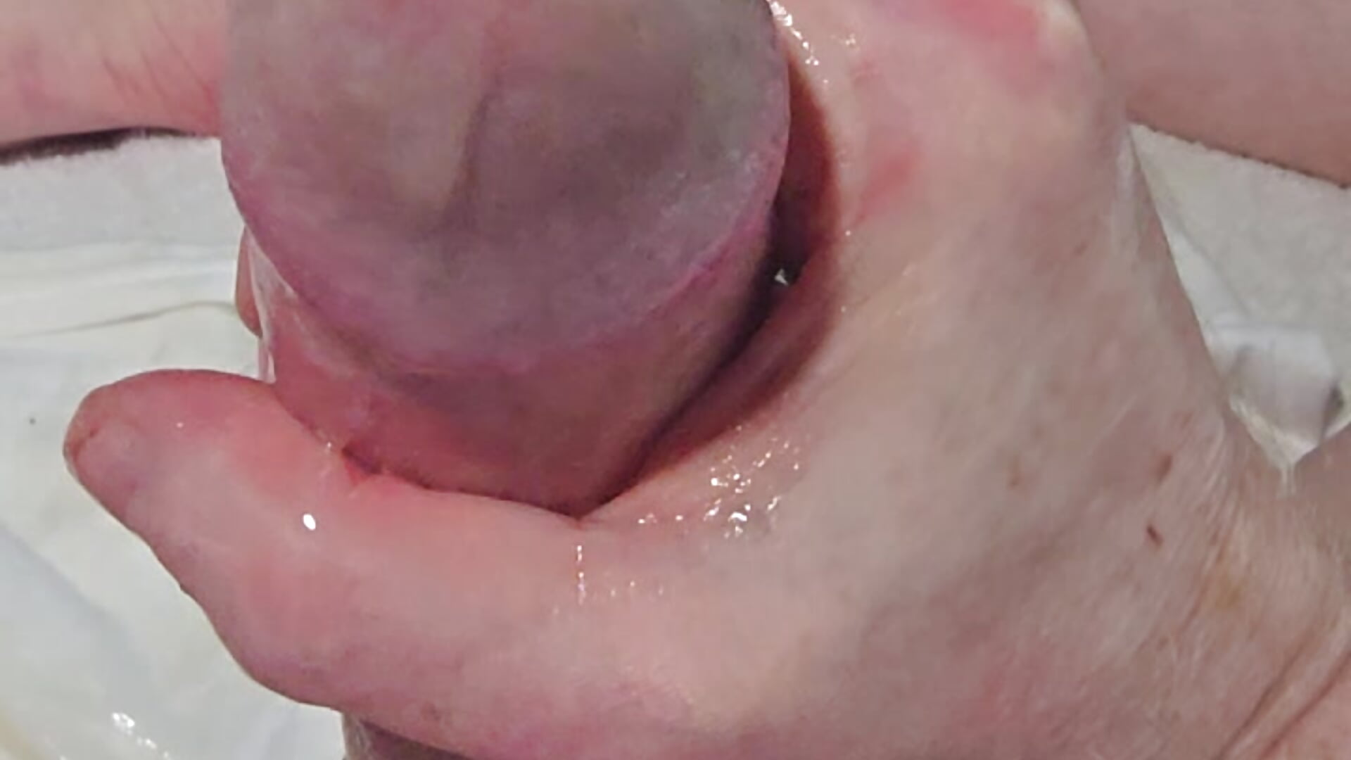 that slick grip bringing me to the edge… wanna watch? 😏👀 - video by American_Dad cam model