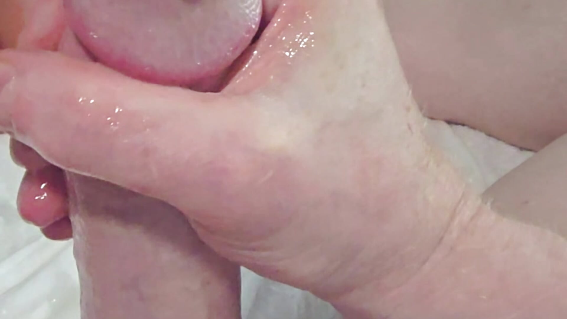 Free Preview of latest vid precuming - video by American_Dad cam model
