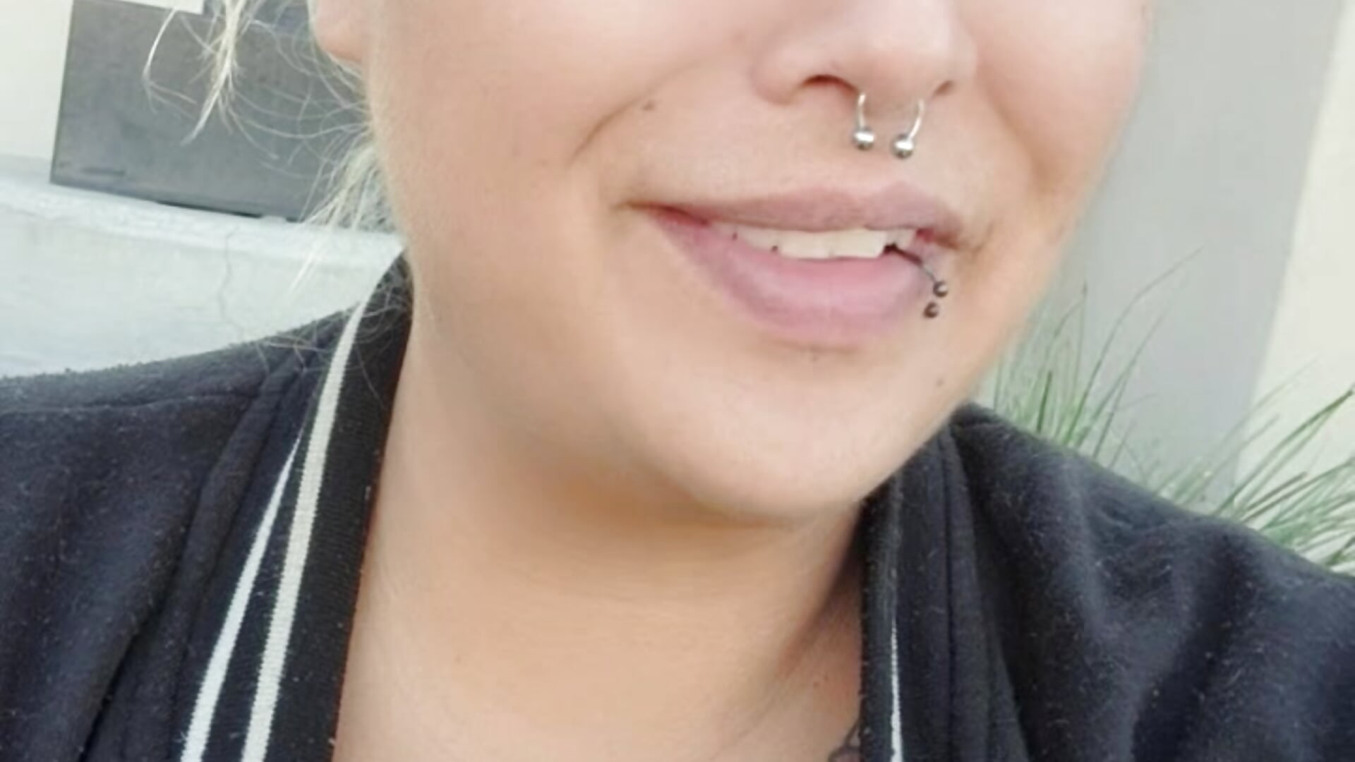 Snapchat-1534407902 - video by ShineyQuinn cam model