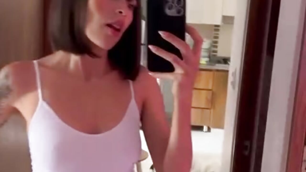 kisses :* - video by maggie_kay cam model