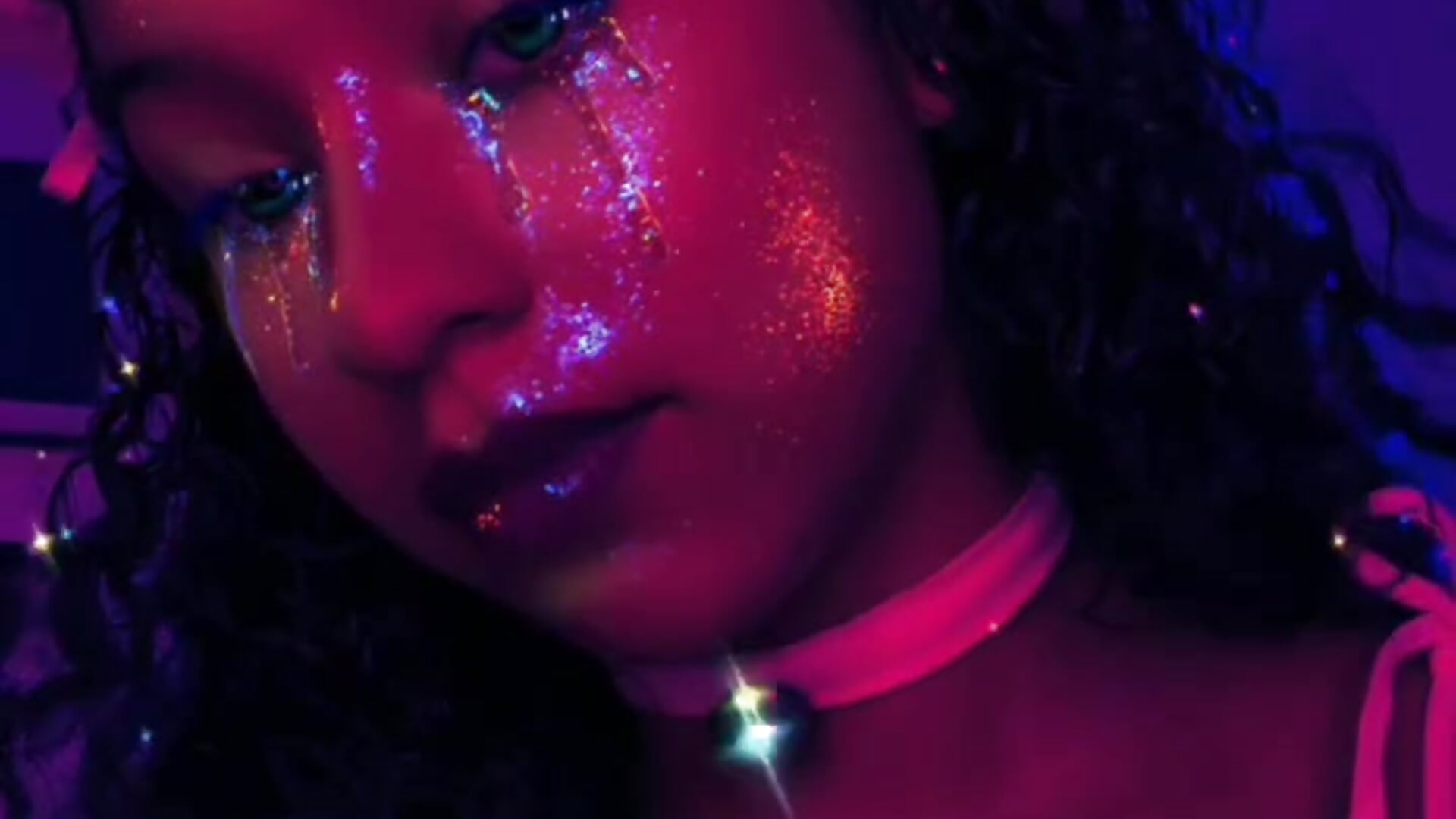 I like this cool filter <3 - video by Shara_dreams cam model