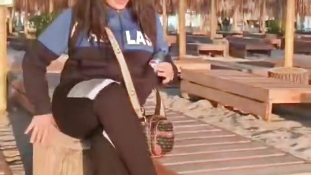 just me at the sea - MoistMady主播的视频
