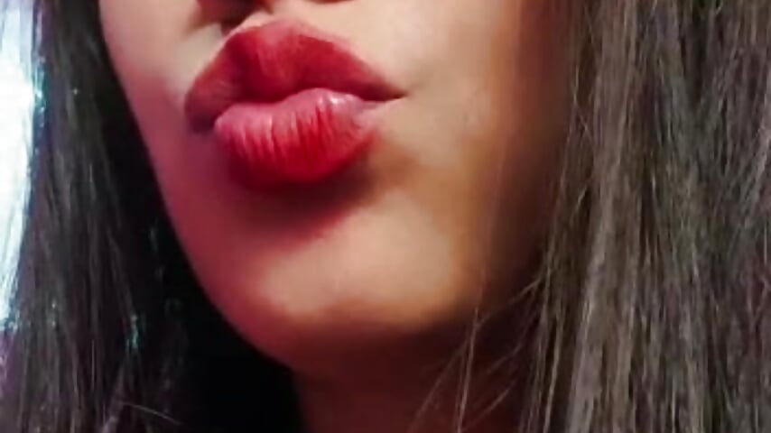 BESOS - video by Rebeca_xs cam model