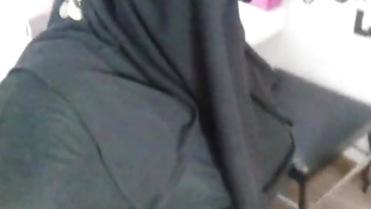 Kisss - video by evelyn__salah cam model