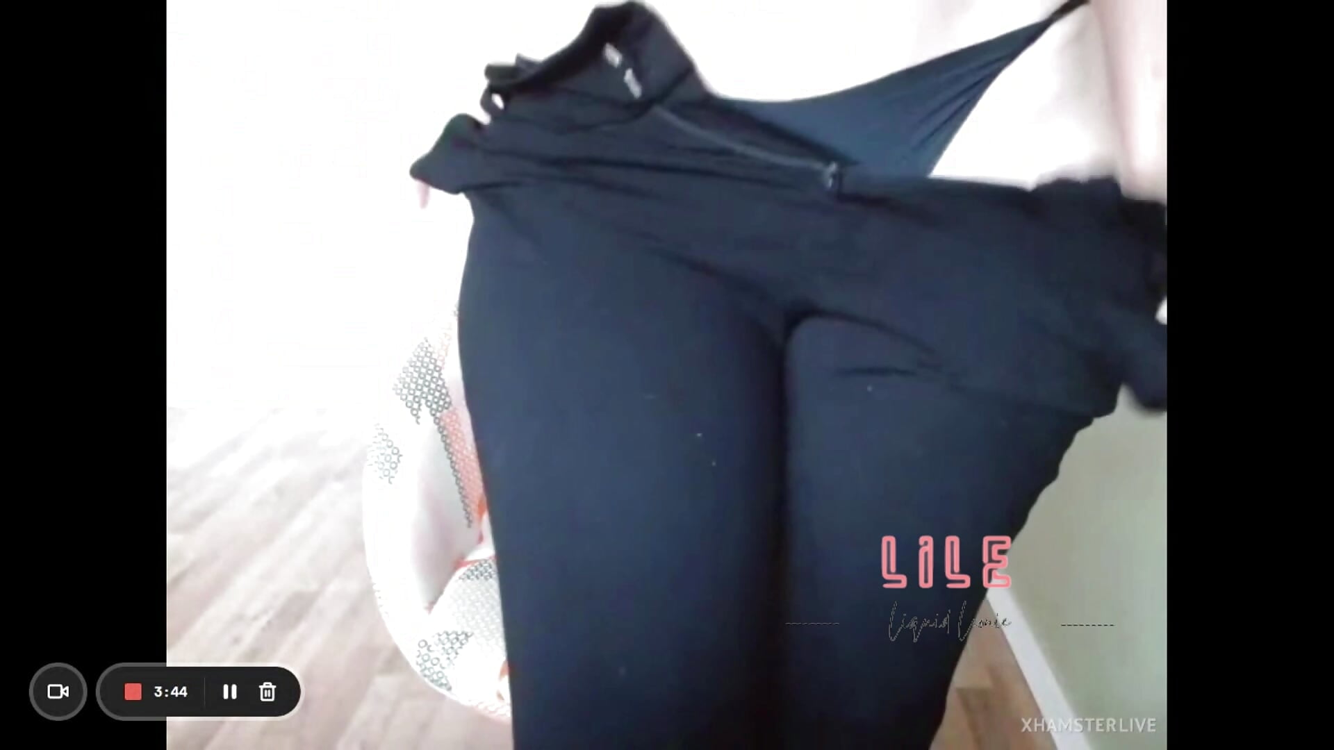 Private cam 5 - vidéo du modèle de showcams LiquidLeonie