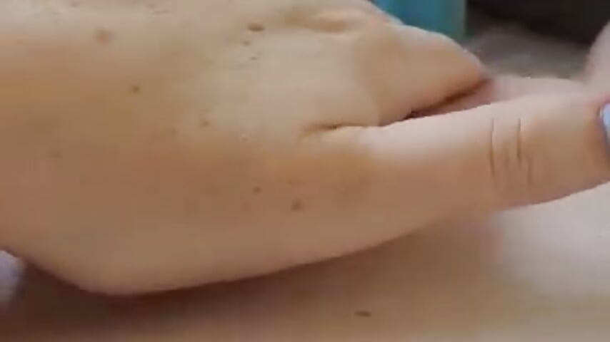 Very wet after 1 orgasm! - vidéo du modèle de showcams LiquidLeonie