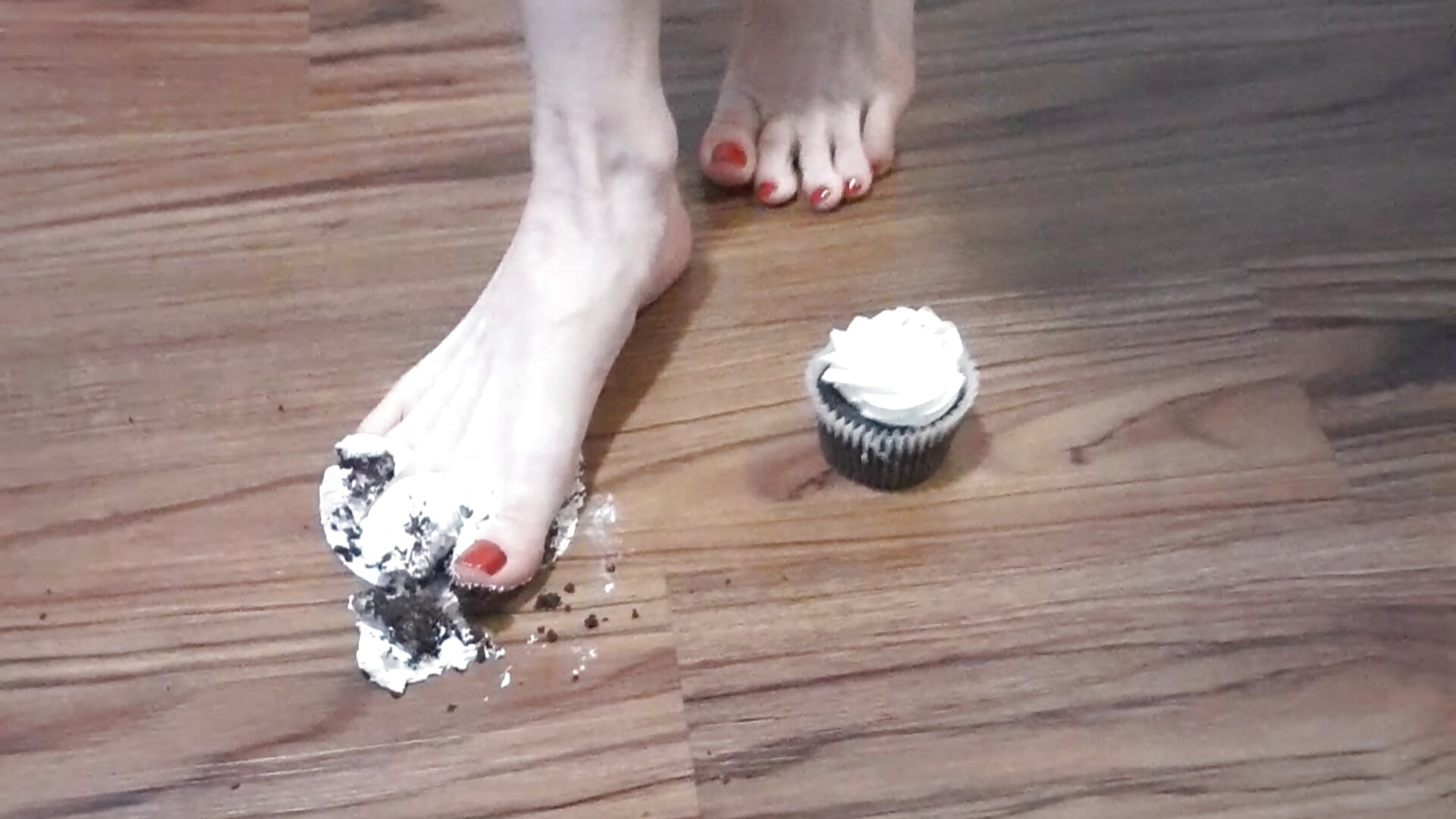 Cupcake Covered Feet - video AmethystFoxx kameramallilta