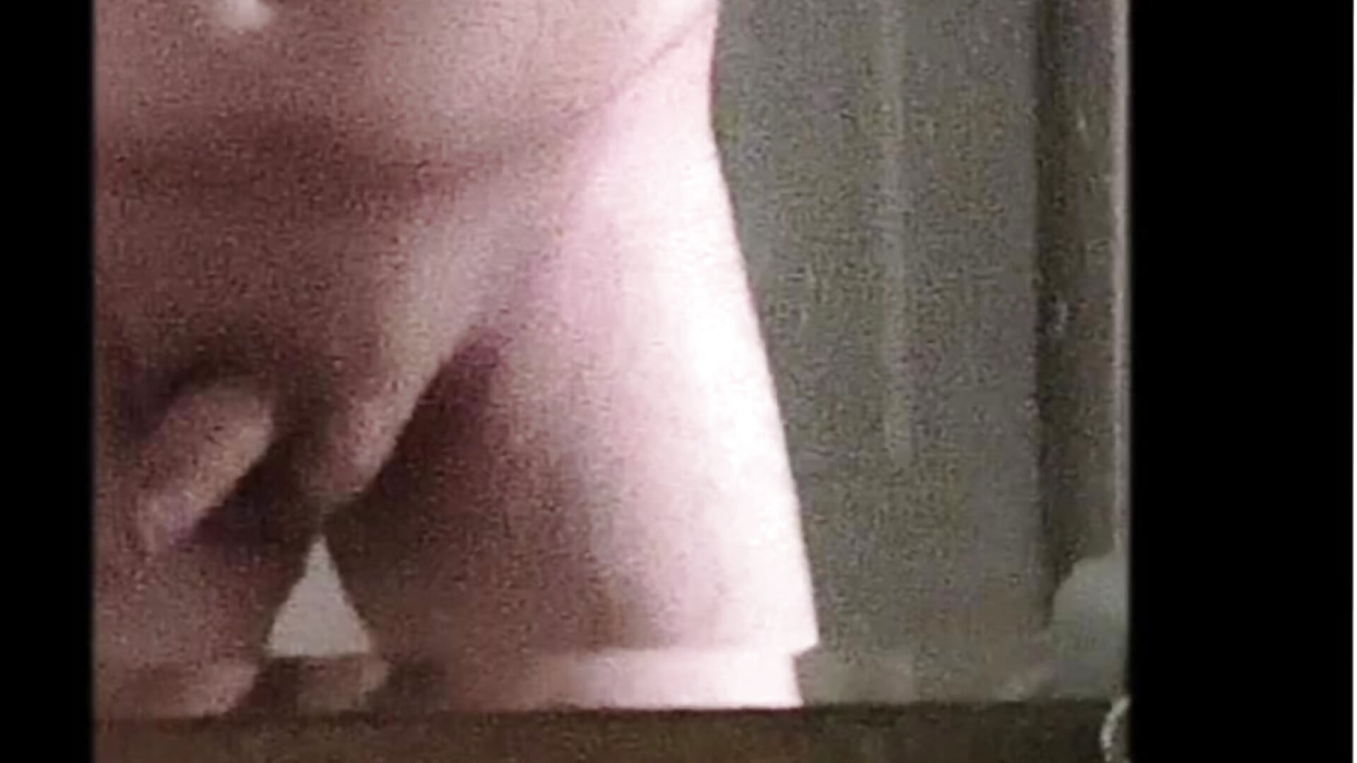 Wiggle wiggle - video by hornypaloma cam model