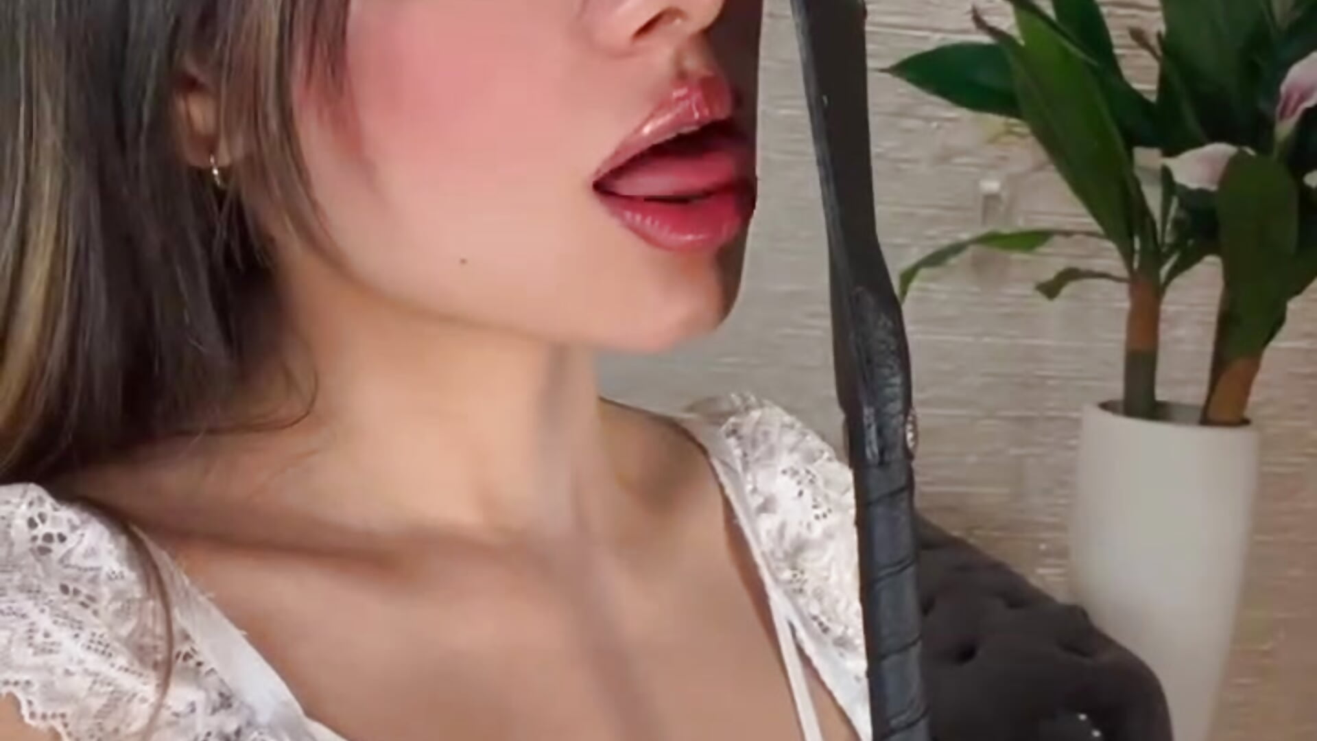 trim,2222F499-9C9F-40C9-A9F1-D2278F0A61E5 - video by NaomiSainz cam model