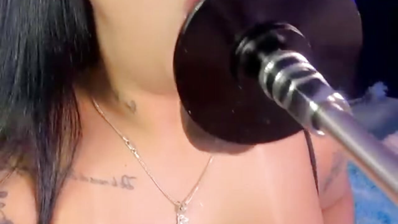 My throat and your cock the perfect combination 🥵♥️ - vídeo de la modelo de cam sofiaa_riot