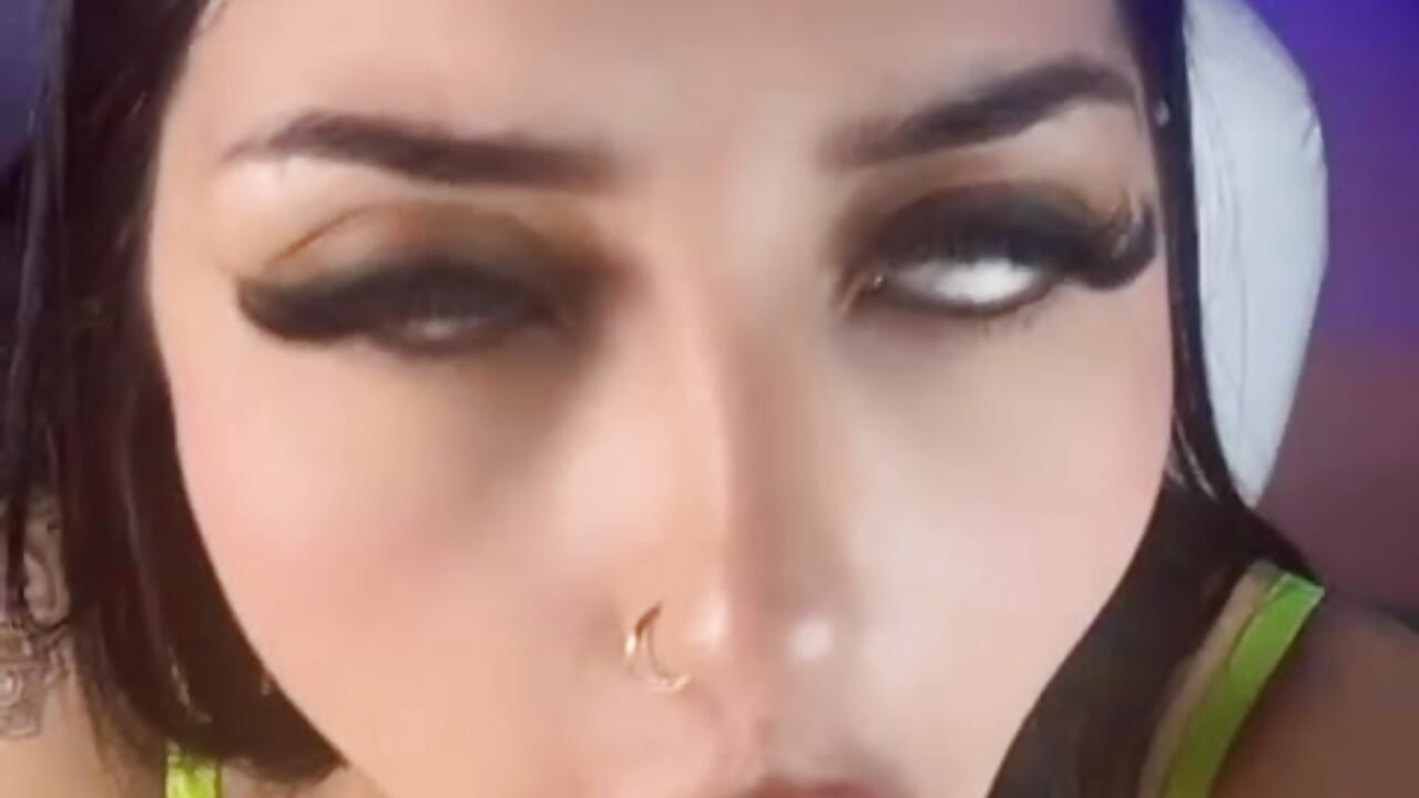 I want that u destroy my throat with your cock fuck me hard now 😈🥵 - video by sofiaa_riot cam model