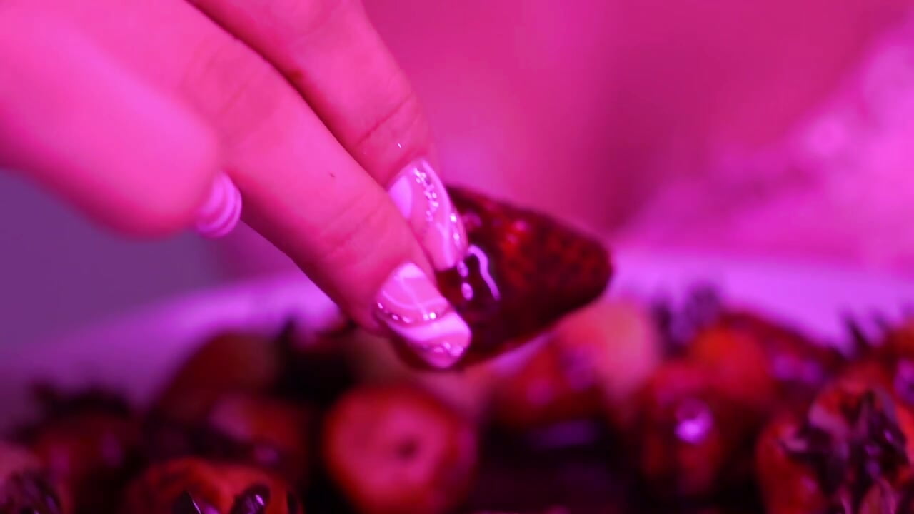 Delicious strawberries with chocolate - video by emily_fox1 cam model