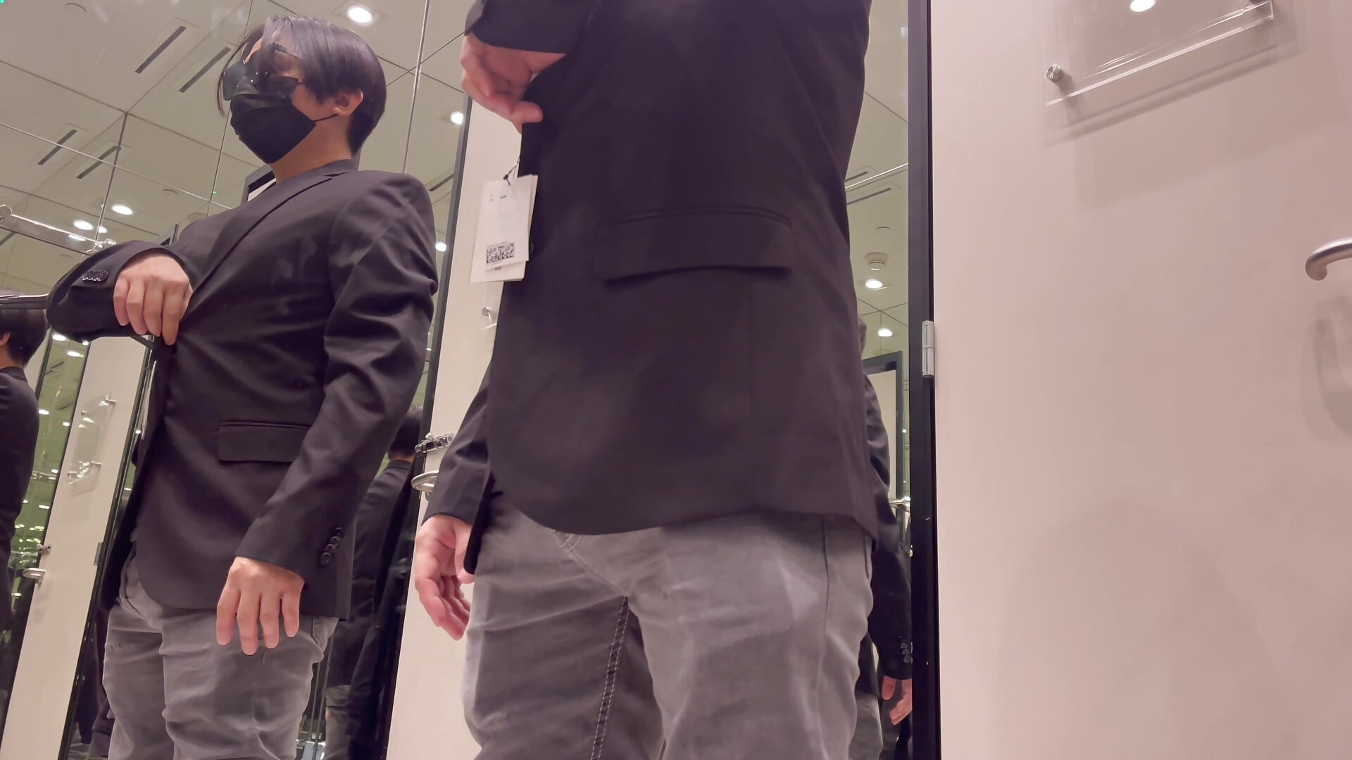 Fitting room hard on – video od webkamerové modelky Park-JeiSun