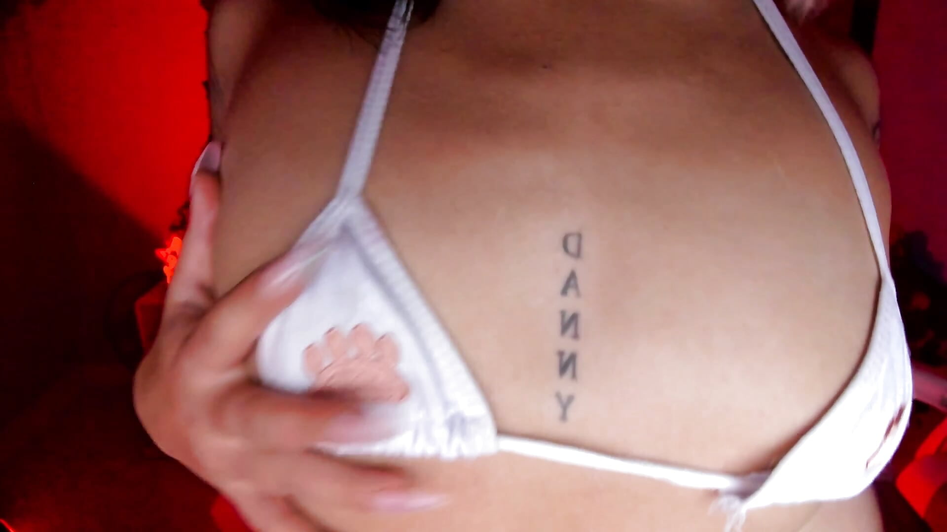 Oil and red light – видео вебкам-модели katalina_garcia