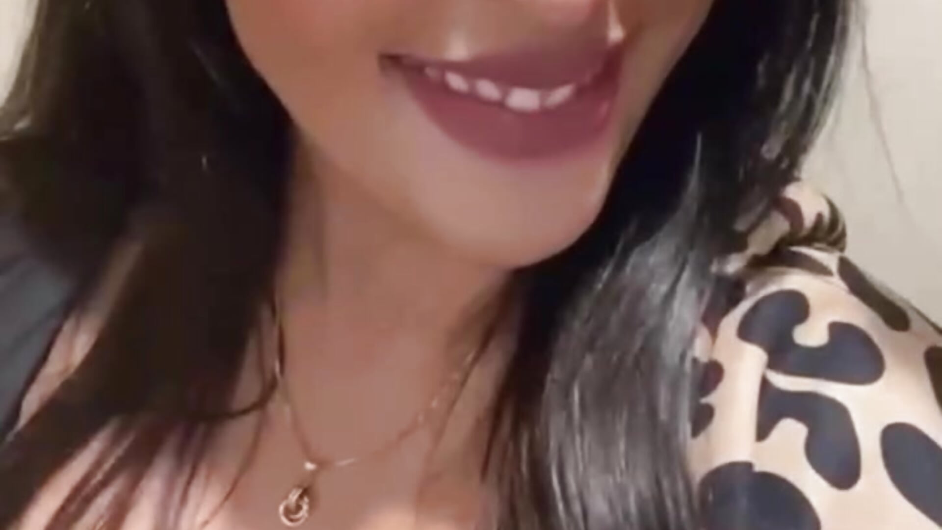 Twin - βίντεο μοντέλου CorinVeil