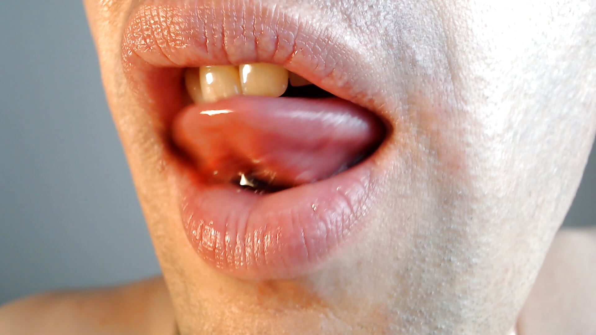 ⚡Tongue play on camera close ASMR