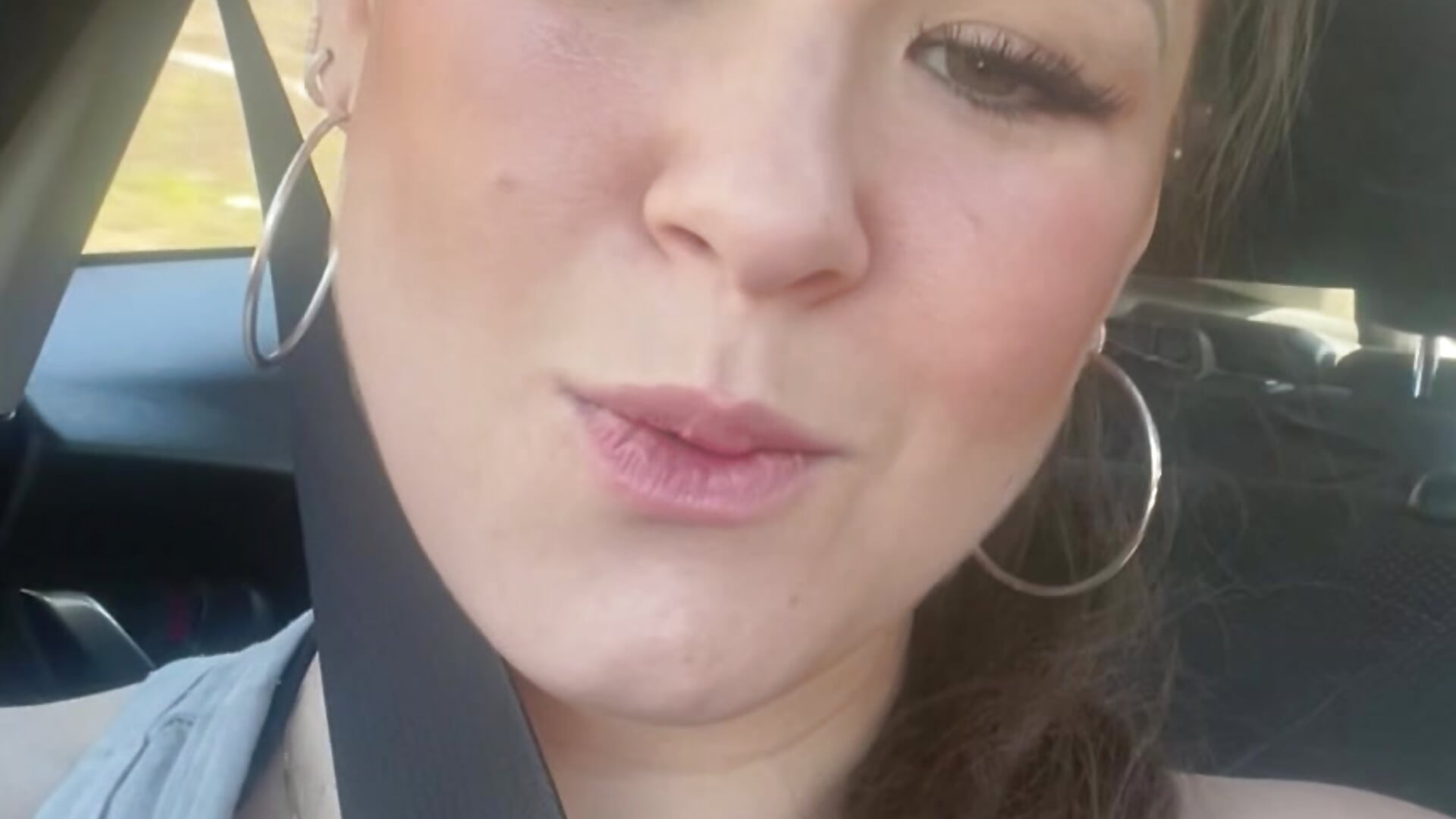 Is me - video by GushOnGem_SquirtOnEm cam model