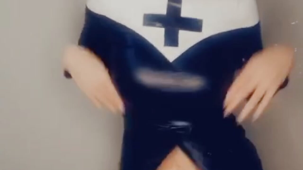 Shall we play? - video by Emma_Catt cam model