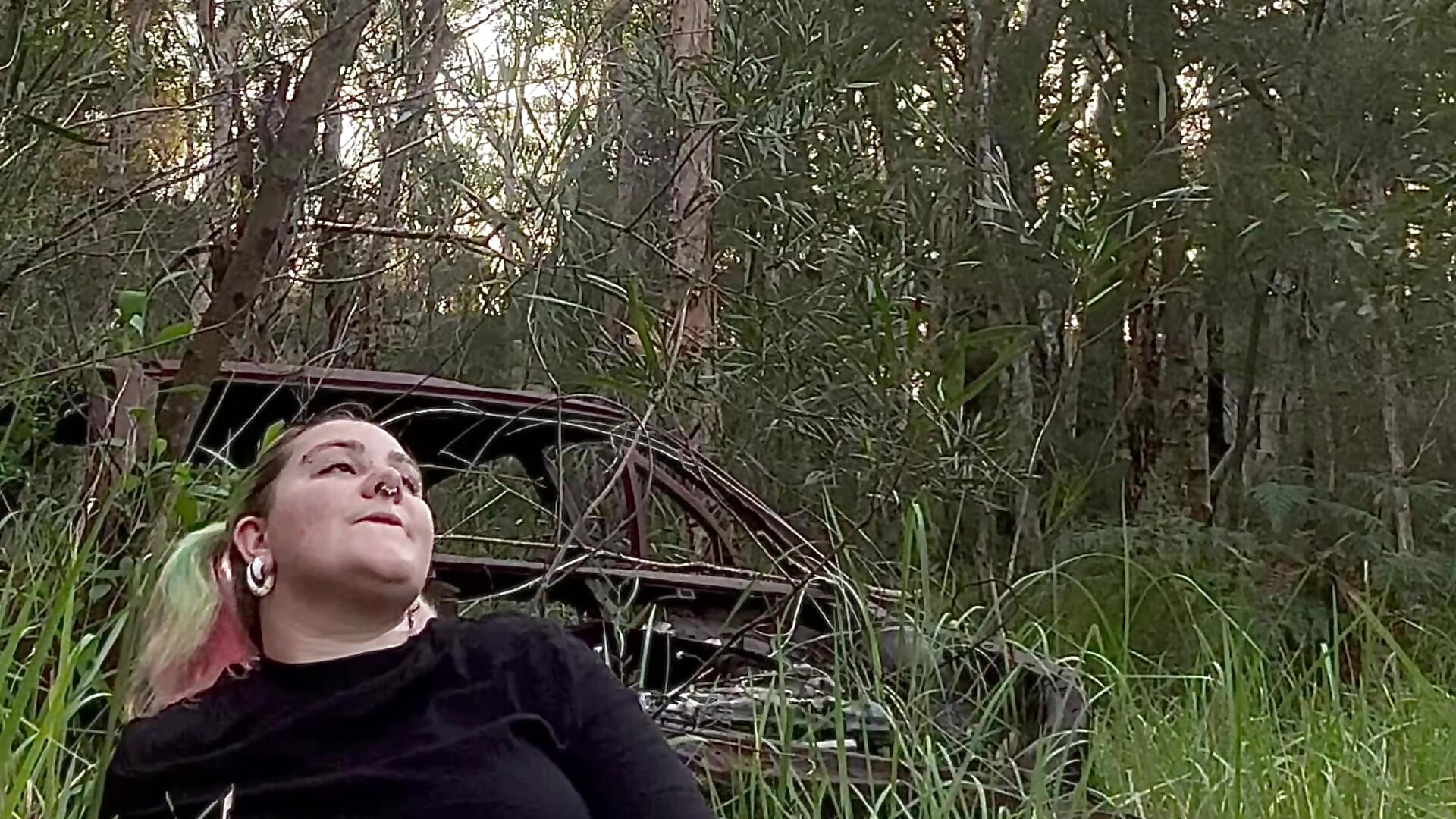 Fingering my pussy in Aussie bushlands
