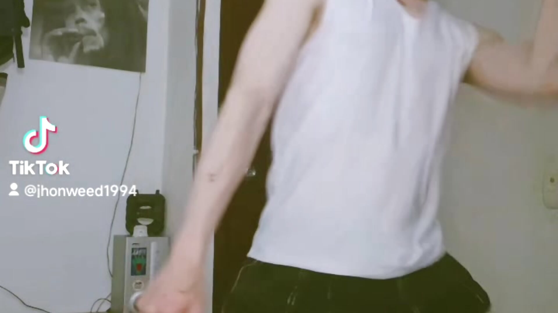 Dancing ✨ - video by ardilafunny cam model