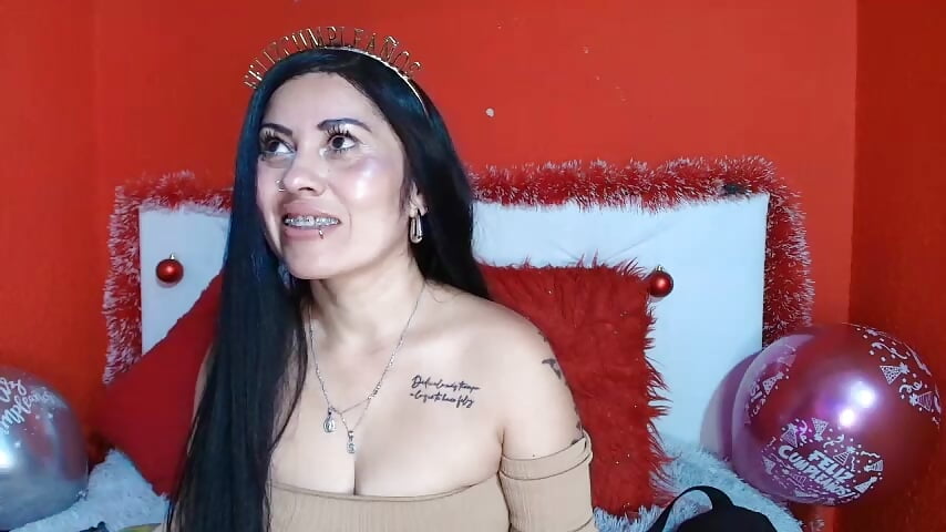 sexy dance of ass - video by Tania_mature cam model