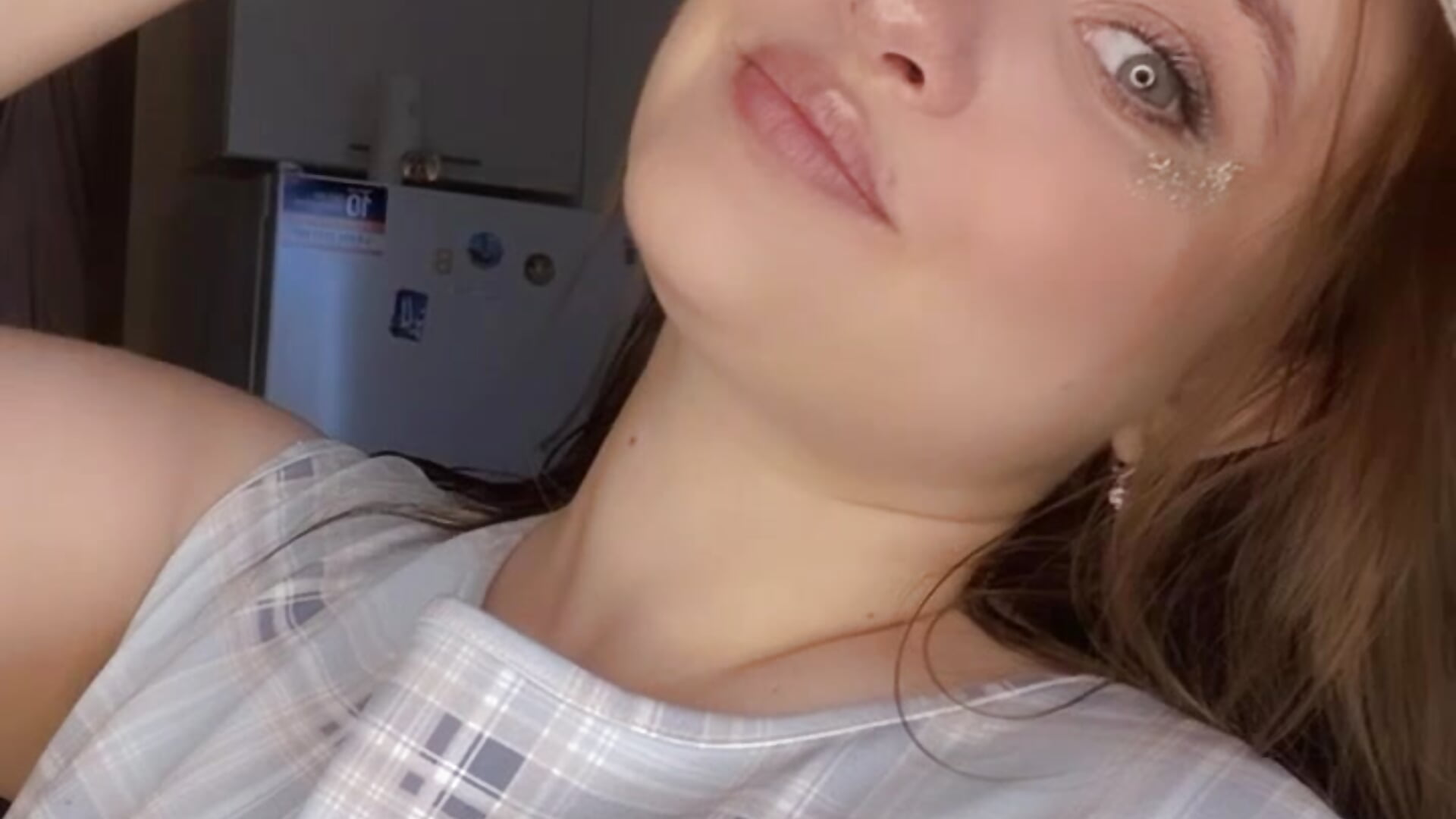 summer - video by AlanaBrox cam model