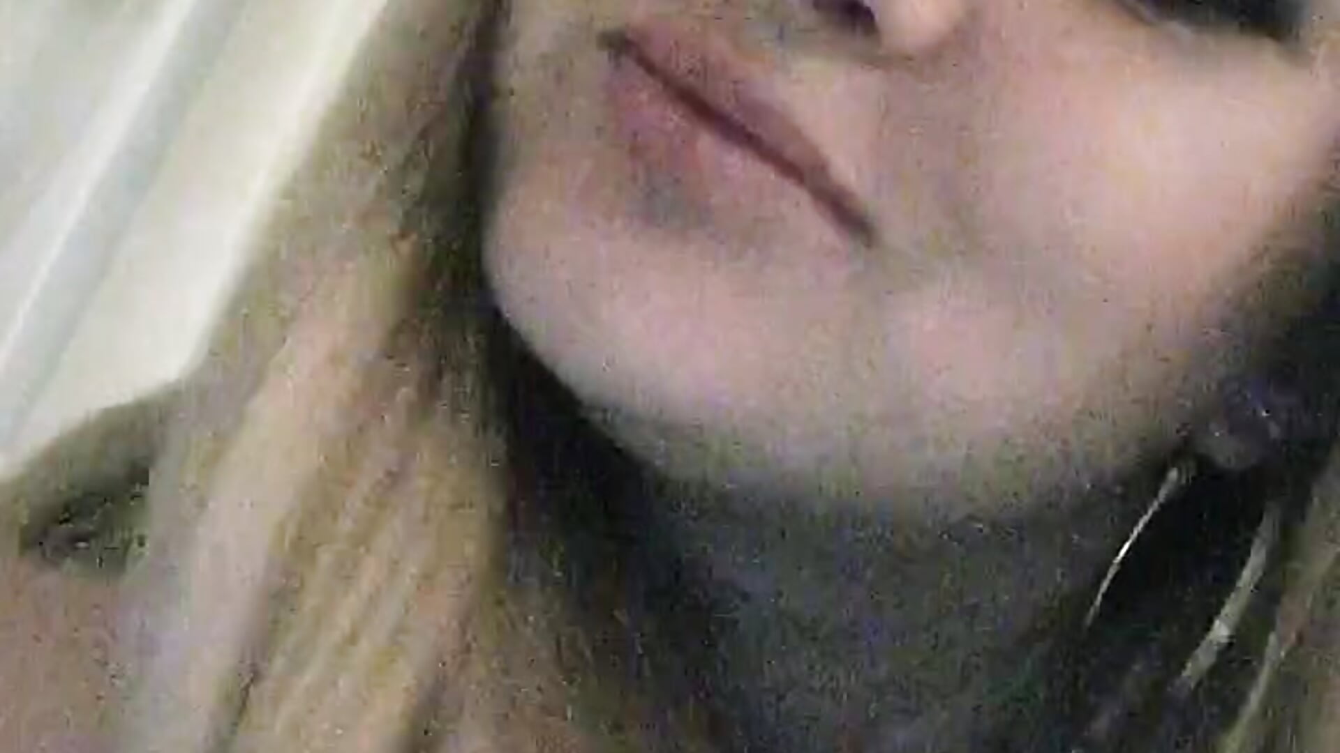 Kiss you - video by AlanaBrox cam model