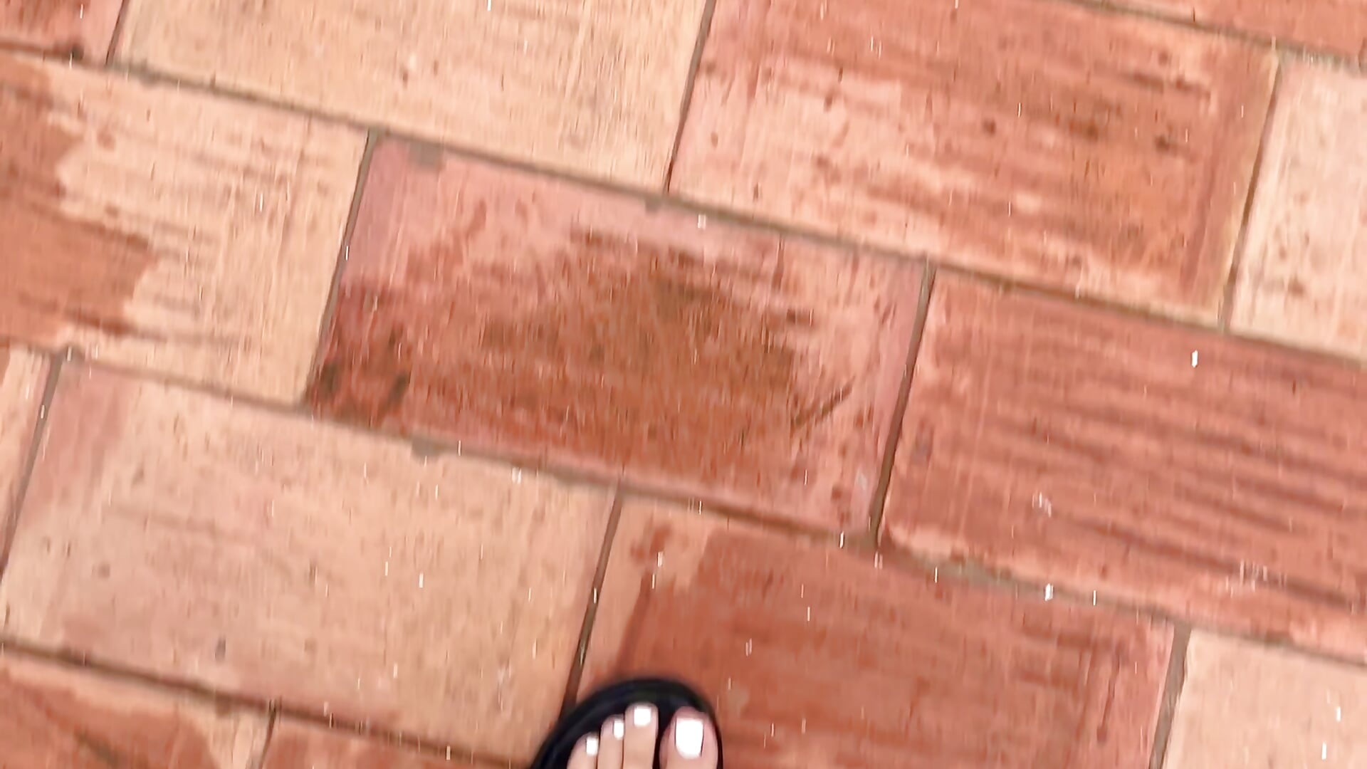 Walking in low sandals