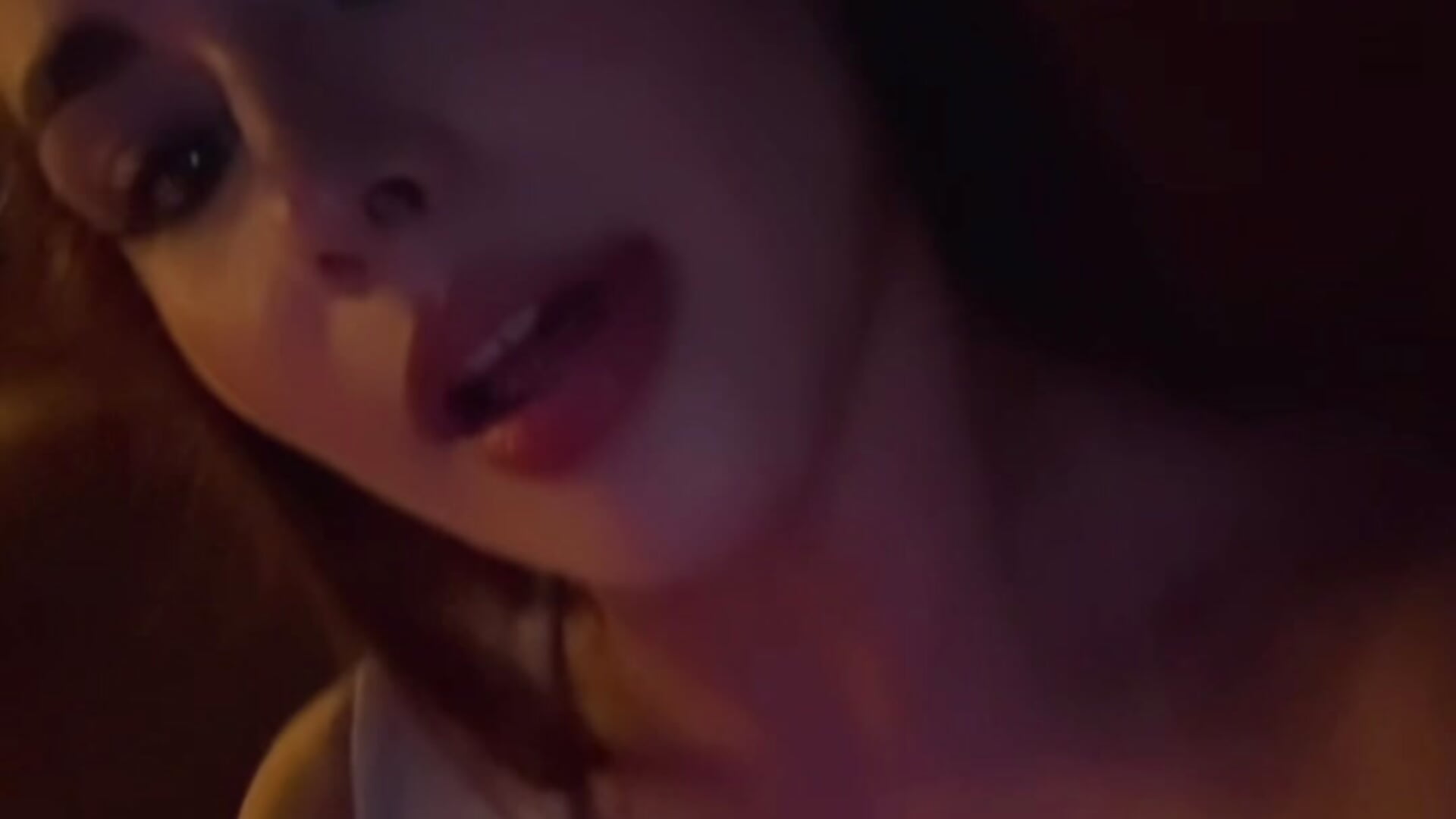 Dancing For u ❤️ - วิดีโอโดย Emmiily_1 โมเดลแคม