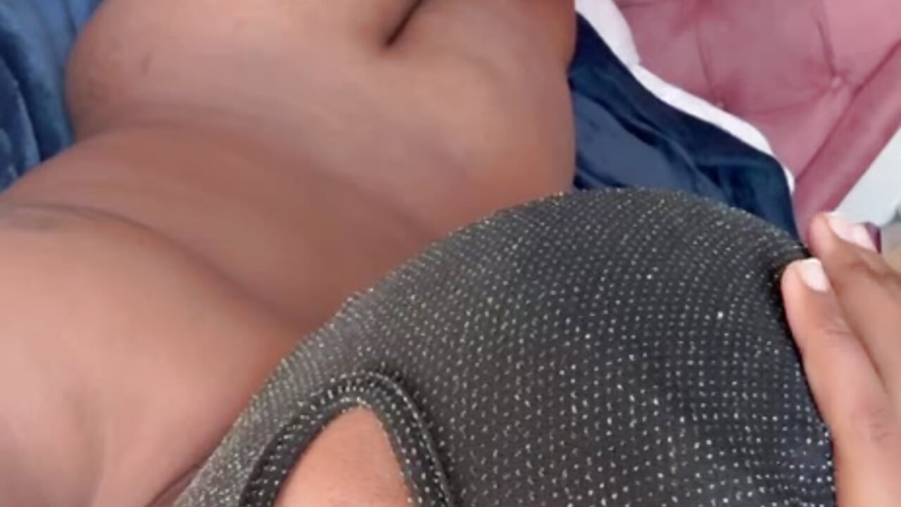 Ass clenching 🍑 muscle control－カメラキャストのStupidNaturalPhatBooty_の動画